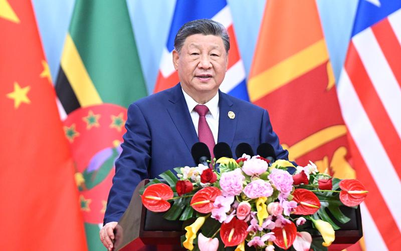 习近平出席全球妇女峰会开幕式并发表主旨讲话