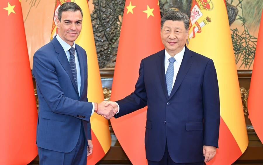 习近平会见西班牙首相桑切斯